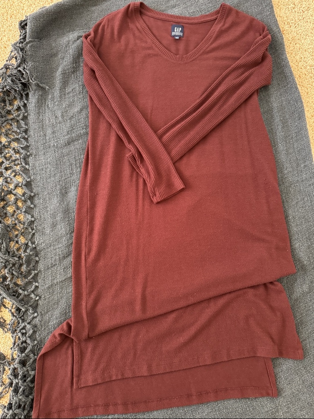 GAP V-Neck Ribbed Tunic Dress in Burgandy